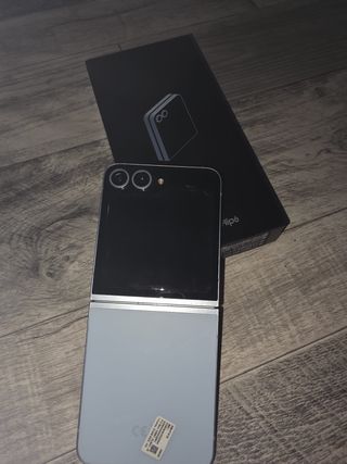 Samsung Galaxy Z Flip6 azul