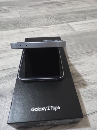 Samsung Galaxy Z Flip6 azul