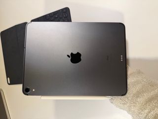 iPad Pro 11 (2018) Space Gray + Accesorios