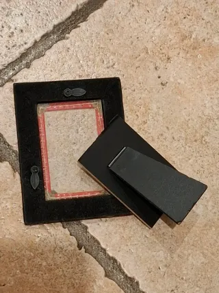 Piccola cornice rossa in pelle