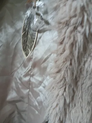 Chaleco pelo beige Stradivarius Talla M