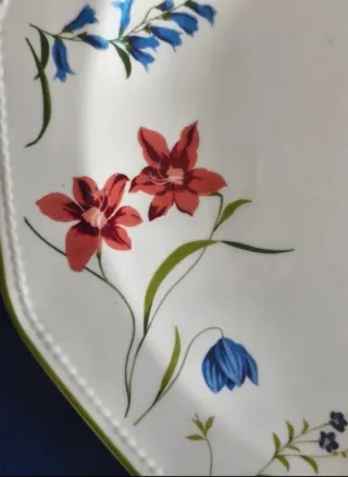 Fuente Churchill 33 cm Flores