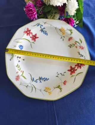 Fuente Churchill 33 cm Flores