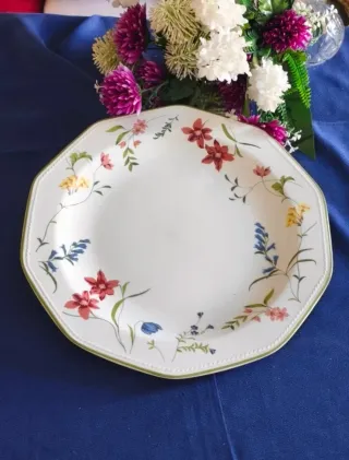 Fuente Churchill 33 cm Flores