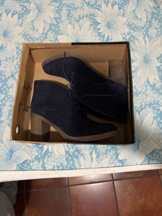 Botines azul marino con cordones