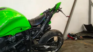 Kawasaki Z1000 2009 ACCIDENTADA!