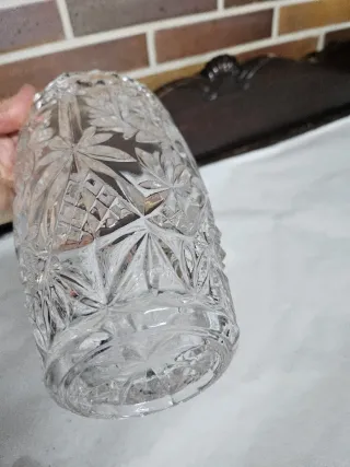 Jarrón de cristal tallado