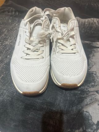 Skechers blancas talla 42