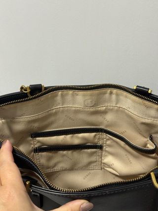 Bolso Guess Negro Grande Dorado