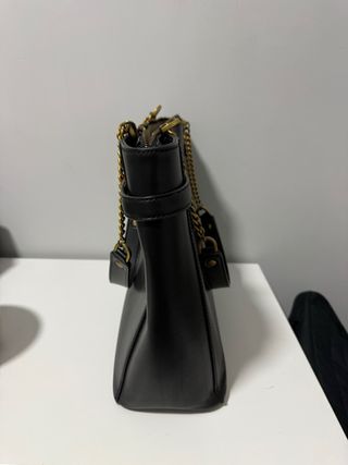 Bolso Guess Negro Grande Dorado