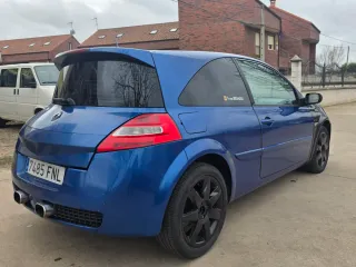 Renault Megane F1 Team Sport