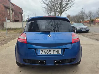 Renault Megane F1 Team Sport