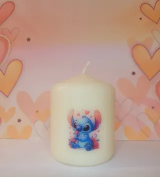 Candela decorativa Stitch con rose