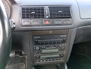 Volkswagen Golf 2003