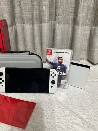 Nintendo Switch OLED Bianca + Accessori