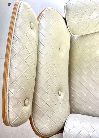 Sillón de peluquería de diseño blanco crema