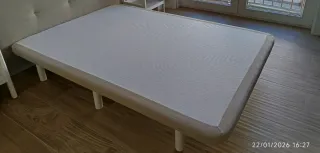 Somier tapizado beige color arena