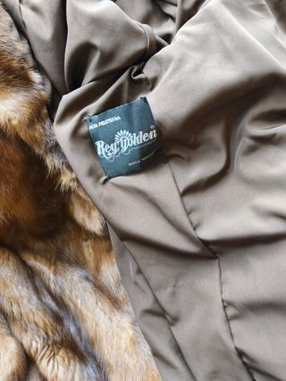 Abrigo de piel marrón