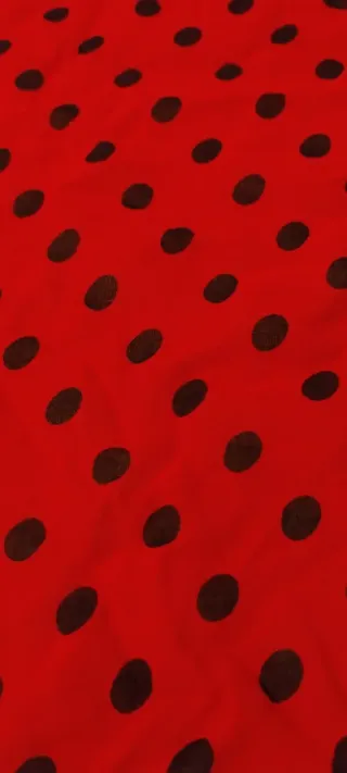 Manton rojo lunares negros