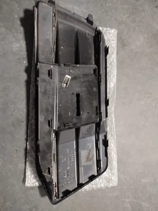Rejilla lado conductor Audi Q5 ref  80a.807.681.b