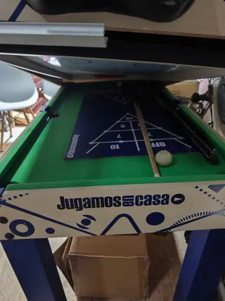 Futbolín de mesa, billar y ping pong.