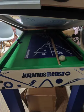 Futbolín de mesa, billar y ping pong.