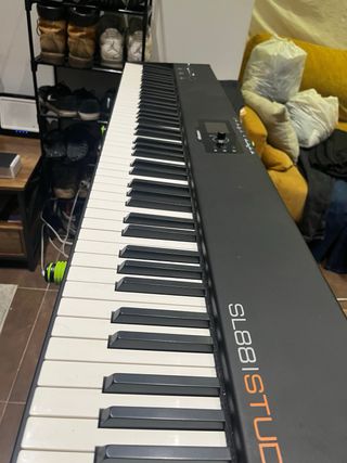 Controlador Midi Studiologic SL 88 Studio