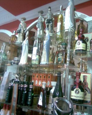 Estantería de cristal y metal