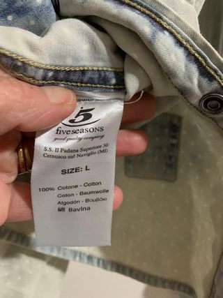 Camicia denim fantasia tiè-dye e pois per uomo