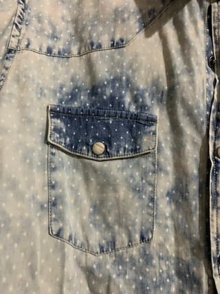 Camicia denim fantasia tiè-dye e pois per uomo