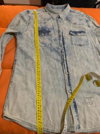 Camicia denim fantasia tiè-dye e pois per uomo