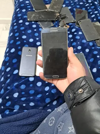 Lote 4 móviles Samsung para piezas