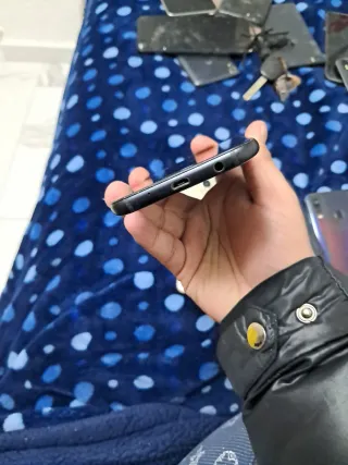 Lote 4 móviles Samsung para piezas