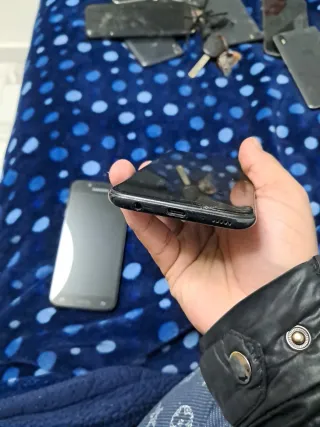 Lote 4 móviles Samsung para piezas