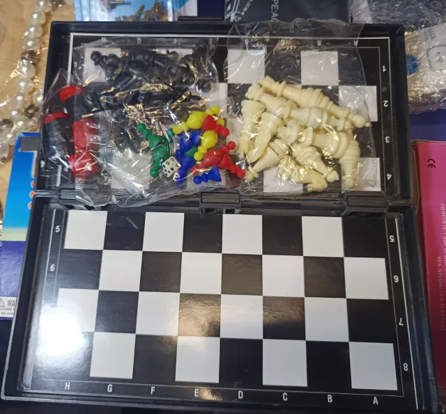 Lote 7 artículos: juegos, salud, accesorios