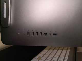 iMac con 21,5” Teclado y Ratón Inalámbricos blanco