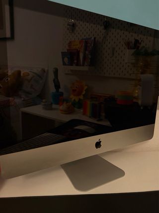iMac con 21,5” Teclado y Ratón Inalámbricos blanco