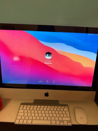 iMac con 21,5” Teclado y Ratón Inalámbricos blanco