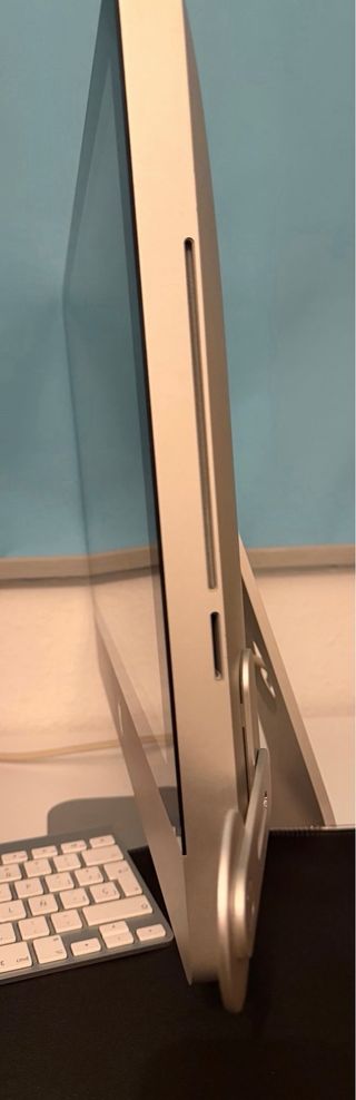 iMac con 21,5” Teclado y Ratón Inalámbricos blanco