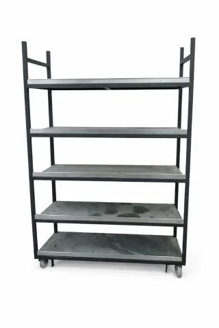 Estantería metálica con ruedas de freno