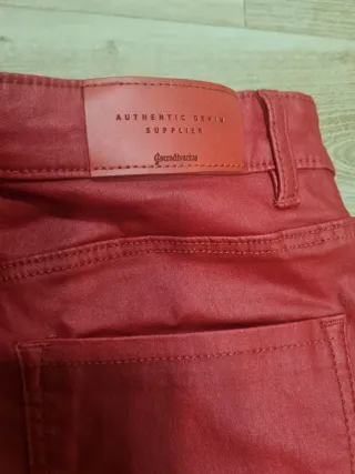 Pantalón Stradivarius Rojo Talla 40