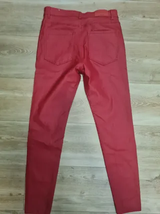 Pantalón Stradivarius Rojo Talla 40