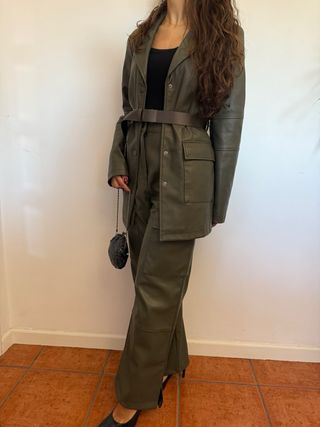 Conjunto Pele Sintética Verde Oliva