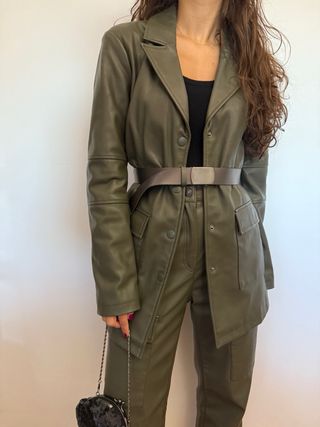 Conjunto Pele Sintética Verde Oliva