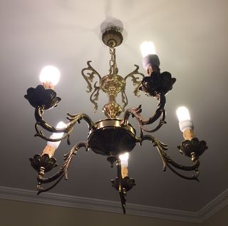 Lámpara Clásica Dorada