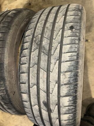 Neumático Hankook 215/50/17