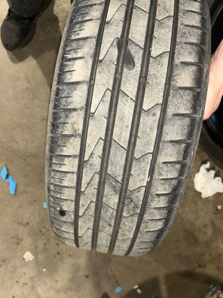 Neumático Hankook 215/50/17