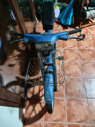 Vespino ciclomotor azul