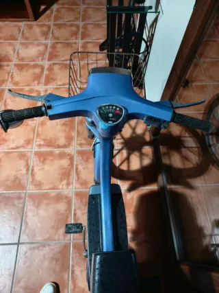 Vespino ciclomotor azul
