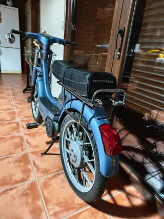 Vespino ciclomotor azul